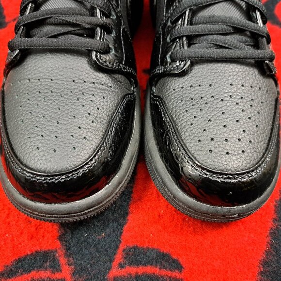 Size 7 Women Nike Women's Air Jordan 1 Low SE Black Croc HJ7743 010 - Picture 13 of 13